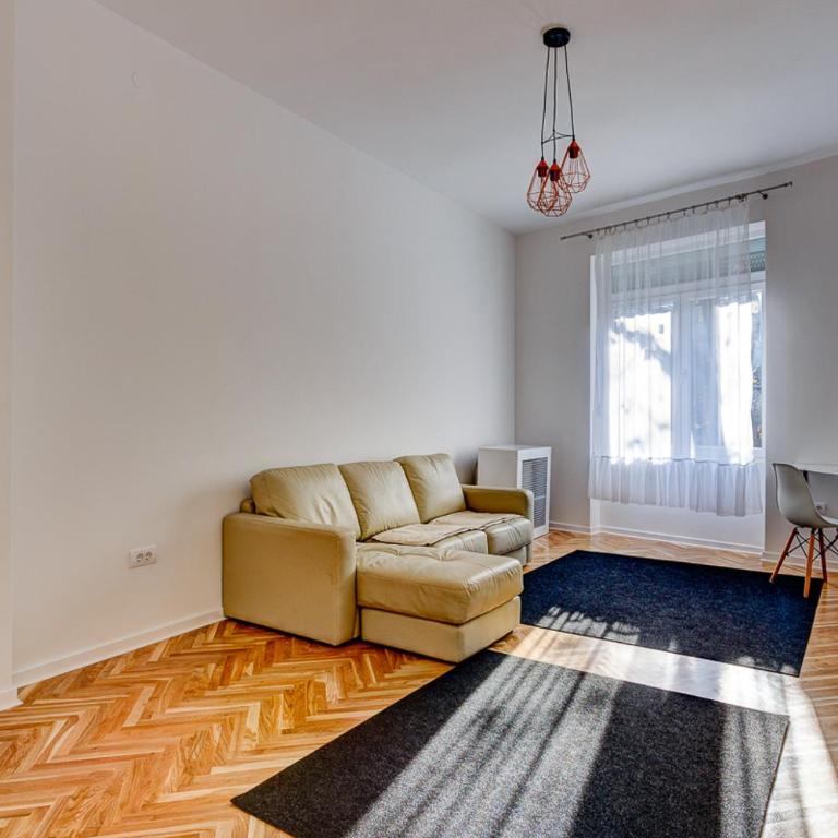 Bright Apartment Central - Apartment - 7