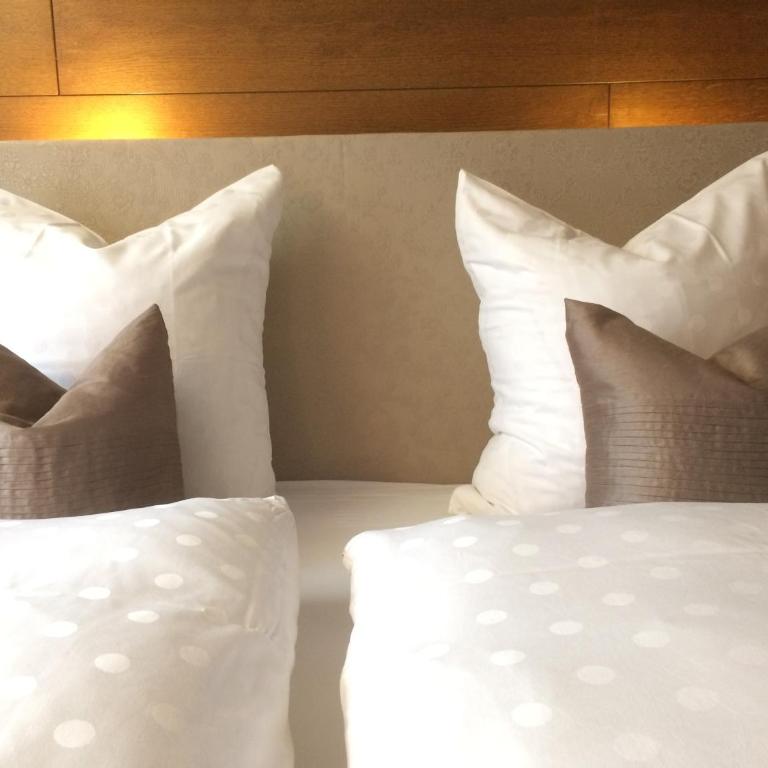 Bergquell Tirol - Doppelzimmer mit Balkon - 6