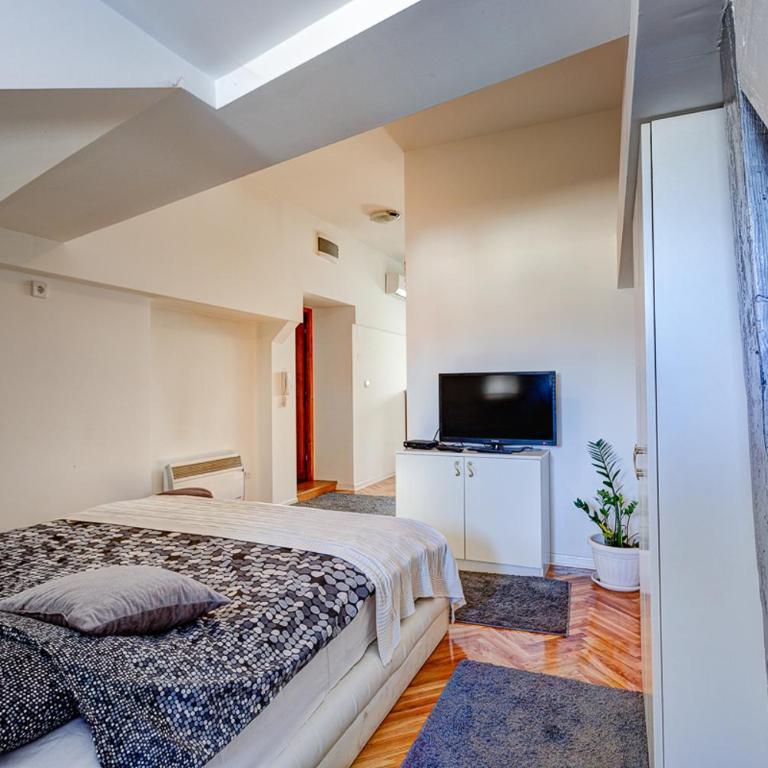 Apartments Selfie Belgrade Central - Potkrovlje - 7