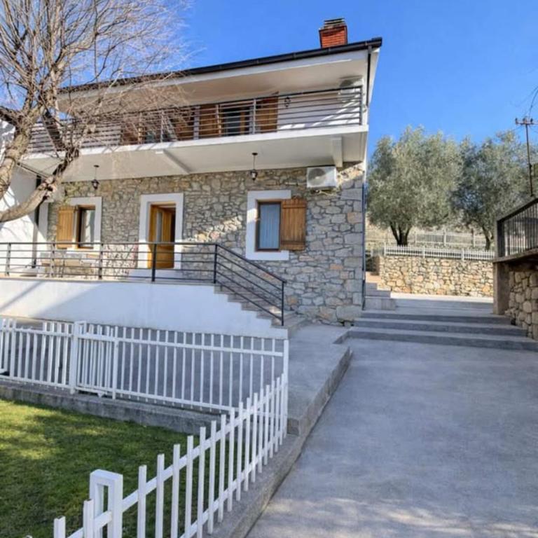 Villa Jakov - Three-Bedroom Villa - 9