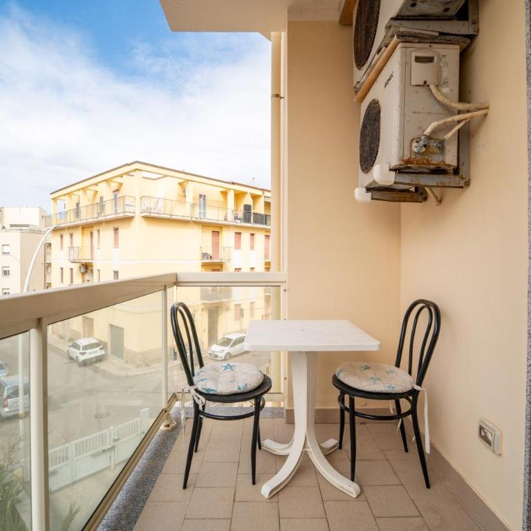 Rubens - One-Bedroom Apartment with Balcony - 22