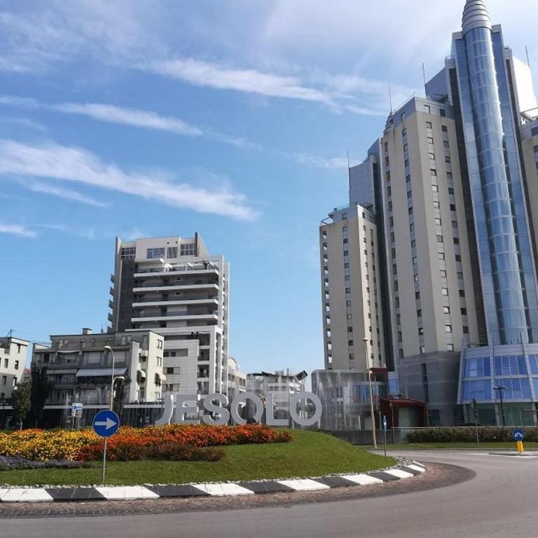 Cà delle Mimose - Appartamento con 2 Camere da Letto, Balcone e Terrazza - 3