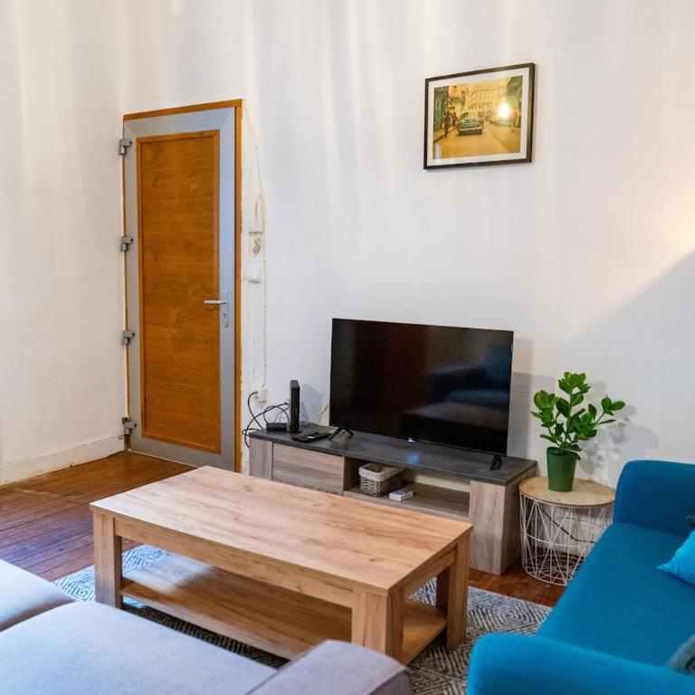 Coeur Saint-Laud - Historic Center Angers 4-6 Guests - Two-Bedroom Apartment - 2