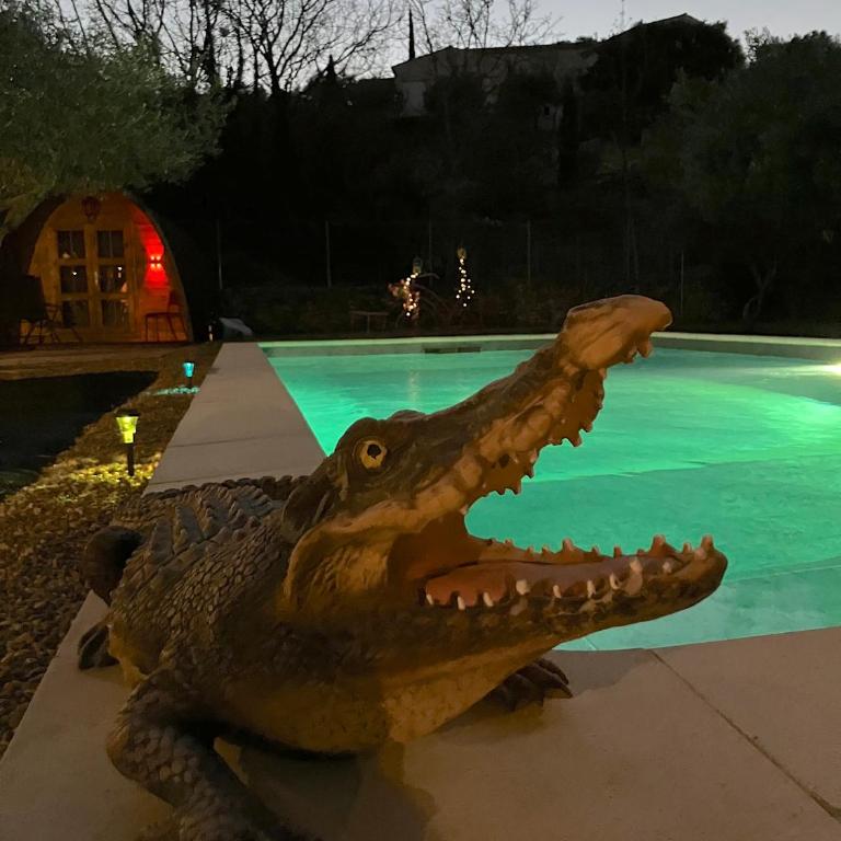 Roulotes de charme avec piscine chauffée et bain nordique à Uzès - Chalet - 7