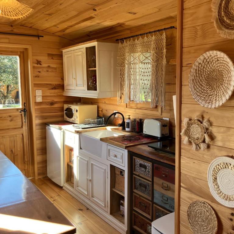 Roulotes de charme avec piscine chauffée et bain nordique à Uzès - Chalet - 25
