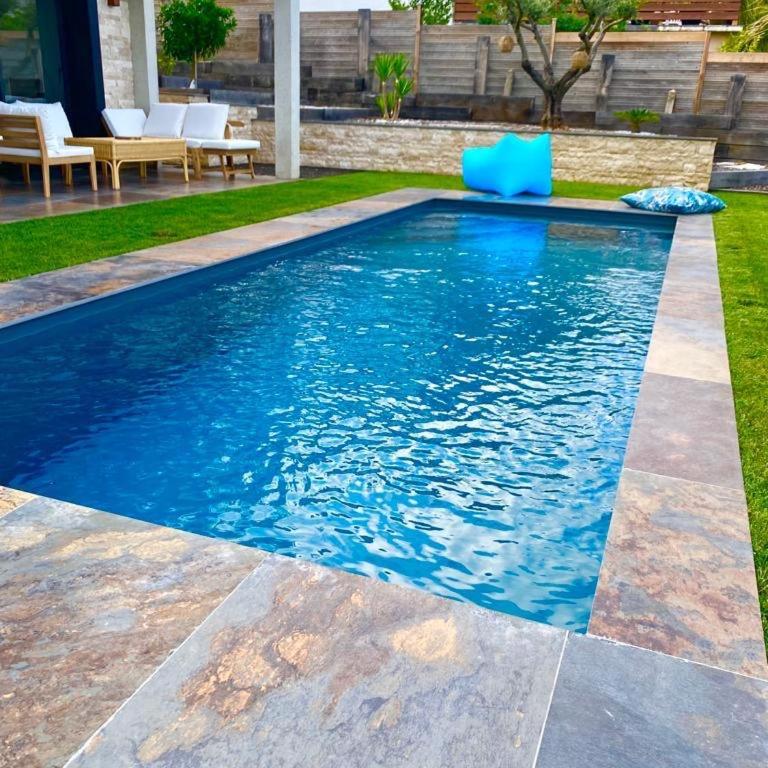 Villa de luxe avec piscine et vue imprenable sur le lac - Villa - Vue sur Mer - 2