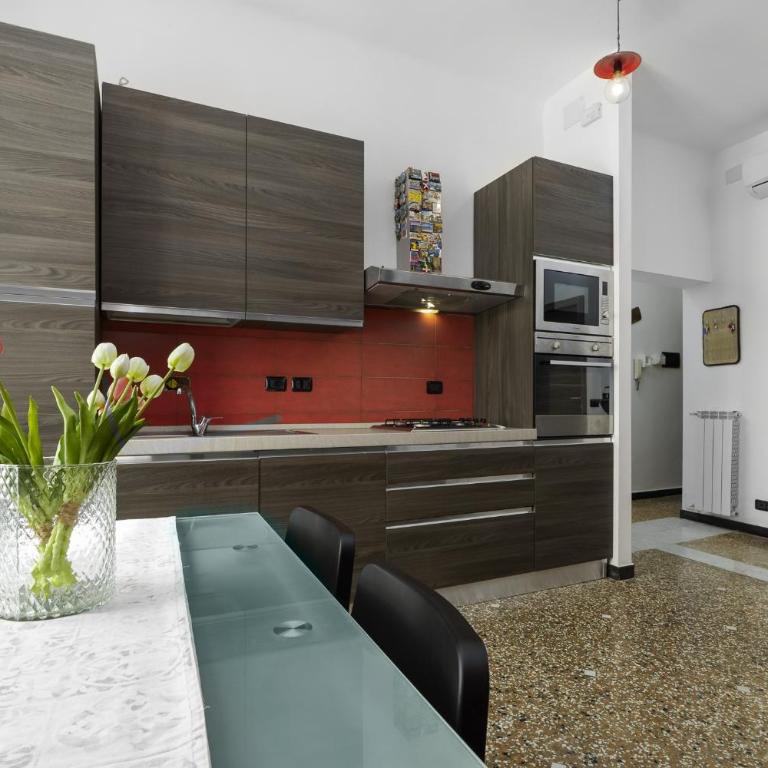 Rosa Homes THE RED - Cozy 2 bedrooms Genoa Historic Center, Aquarium - Two-Bedroom Apartment - 3