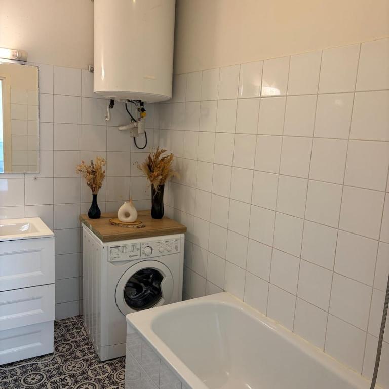 Cocon lumineux en plein centre de Bordeaux - Two-Bedroom Apartment - 13