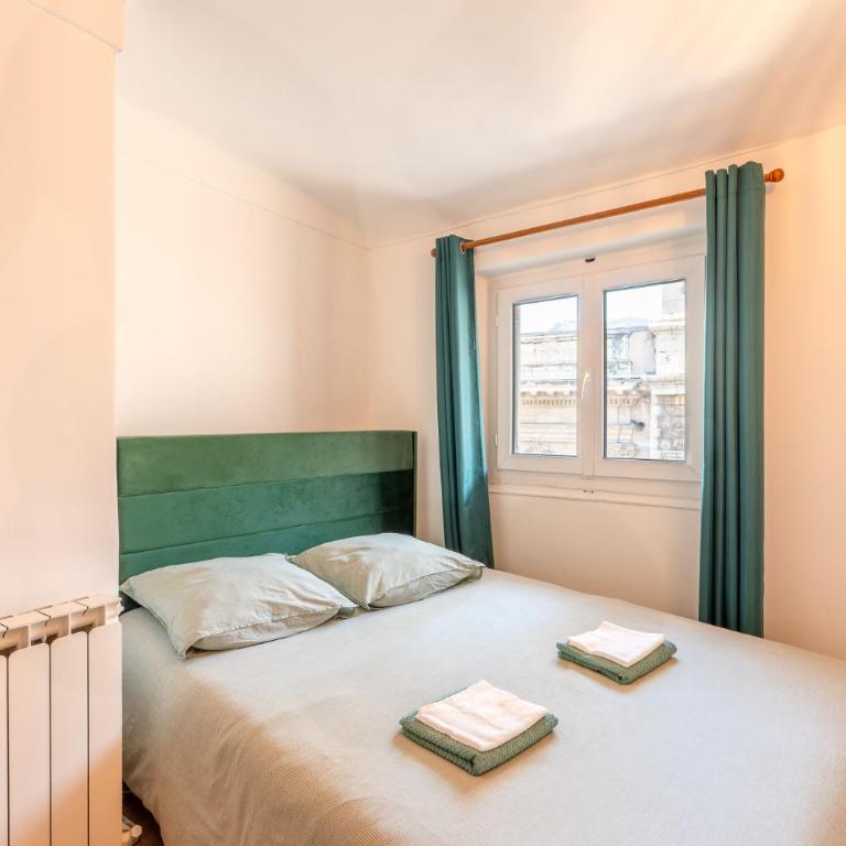 Appartement au cœur de Toulon face cathédrale - Two-Bedroom Apartment with City View - 13