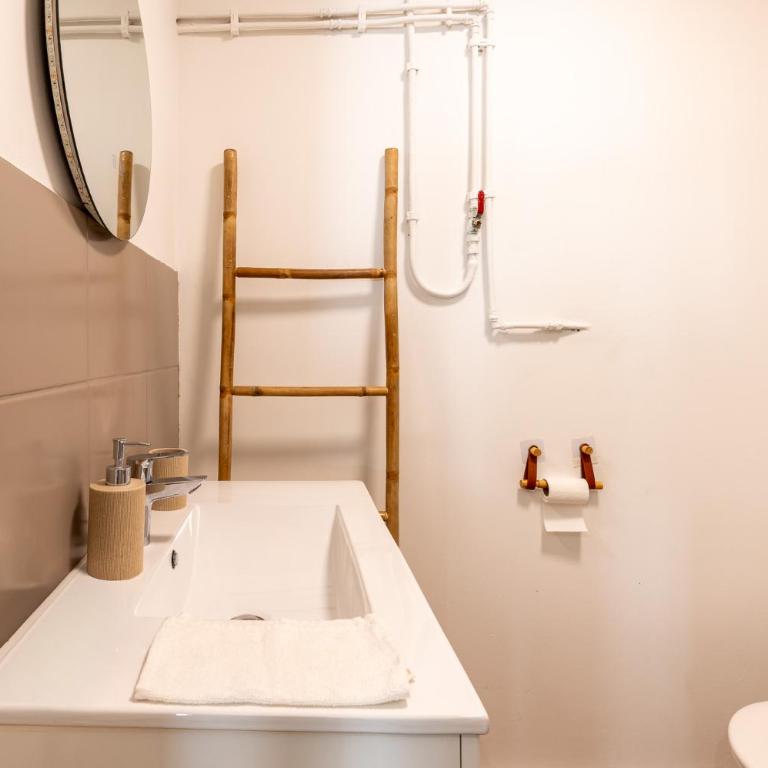 Appartement au cœur de Toulon face cathédrale - Two-Bedroom Apartment with City View - 17
