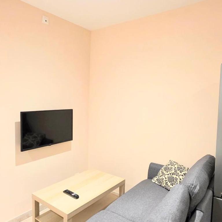LE BARCARES - logement "Embrun" climatisé 2 chambres avec terrasse - plage et commerces à pied - parking - 4 personnes - chien accepté - Apartment mit 2 Schlafzimmern - 7