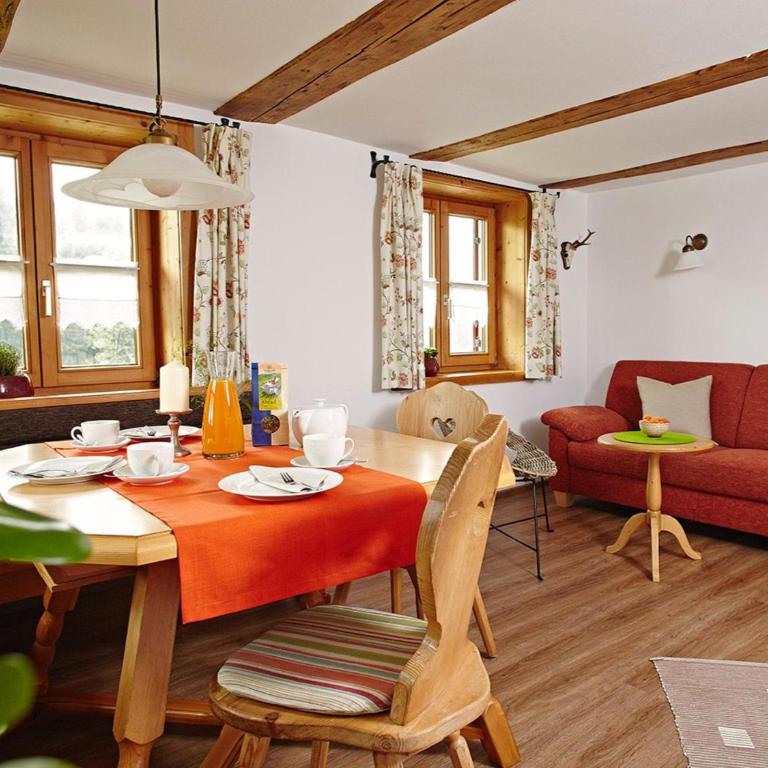 Ferienhof Westenried - Apartment mit 2 Schlafzimmern und Bergblick - 2