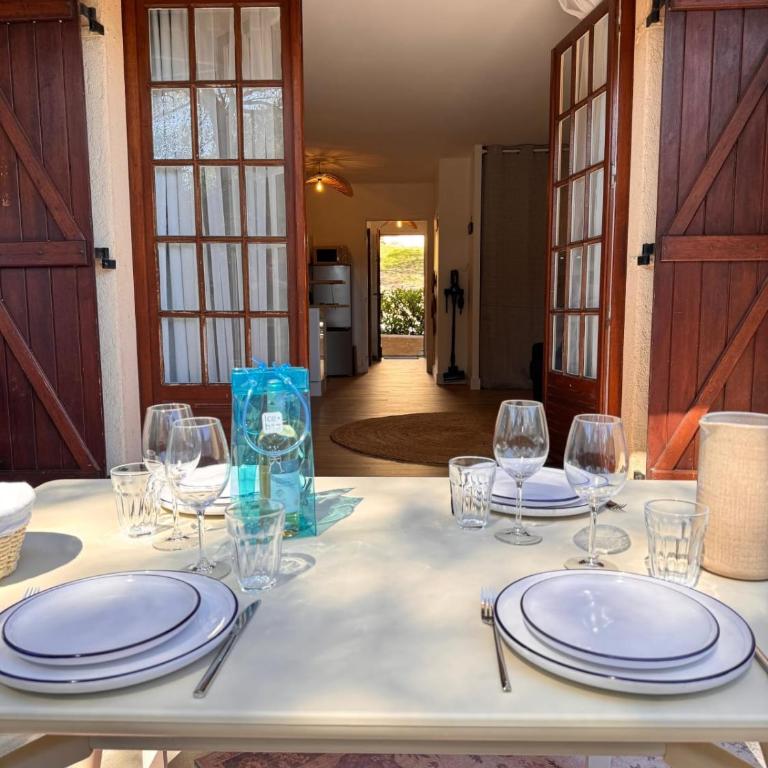New 250m Beach Apt with Pool & Terrace - Apartment - 13
