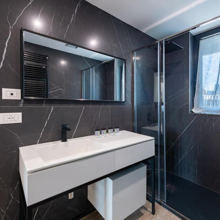 Free Parking -Fiera- Premium 2BR Apartment - Three-Bedroom Apartment - 14