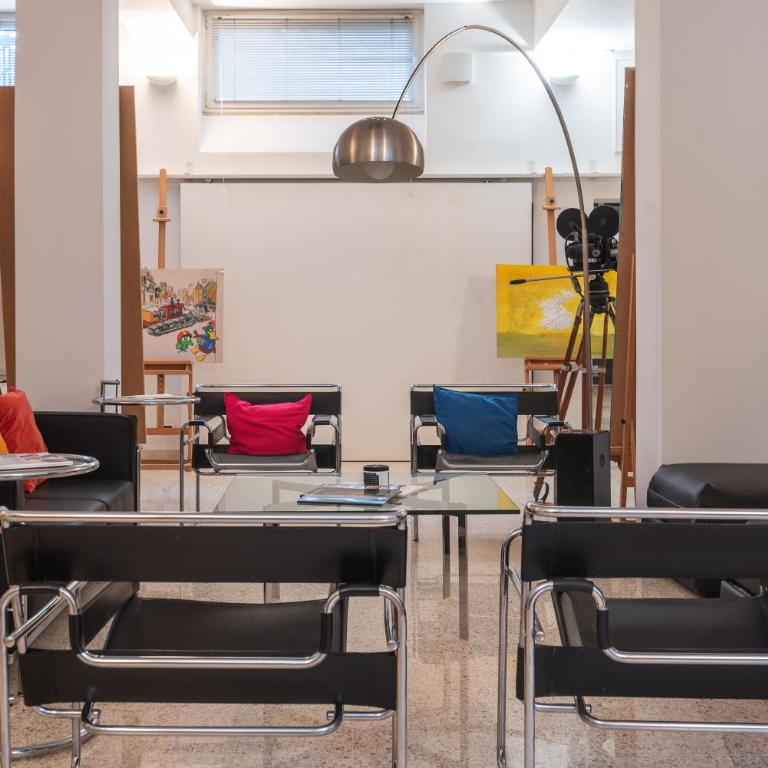 Artist Loft Via Cirene - Design, Comfort e WiFi - Appartamento con 2 Camere da Letto - 2