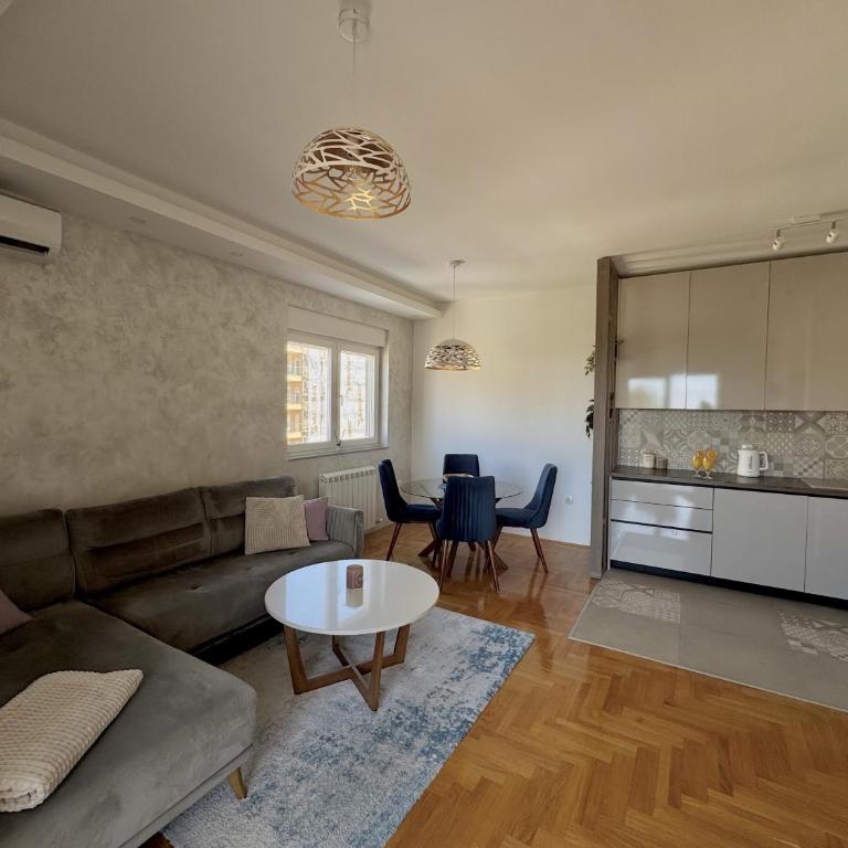 Sunset Apartment - Two-Bedroom Apartment - 10