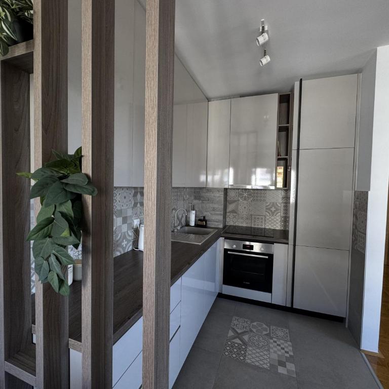 Sunset Apartment - Two-Bedroom Apartment - 7