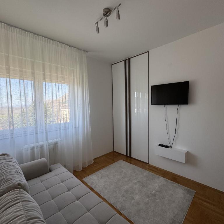 Sunset Apartment - Two-Bedroom Apartment - 20
