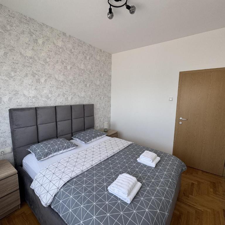 Sunset Apartment - Two-Bedroom Apartment - 13