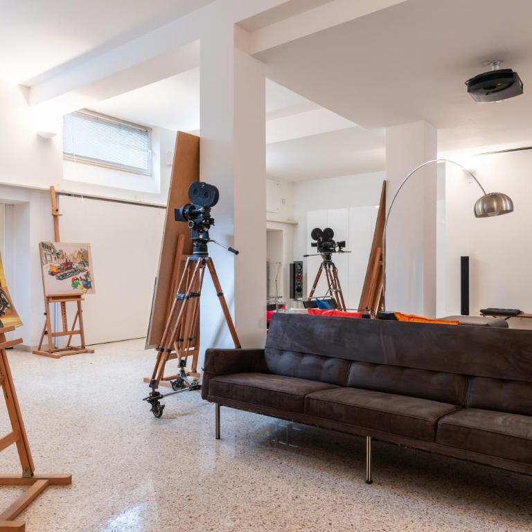 Artist Loft Via Cirene - Design, Comfort e WiFi - Appartamento con 2 Camere da Letto - 20