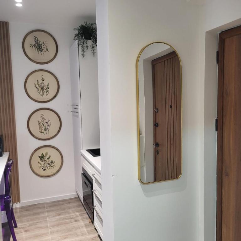 Lavender Sky Apartments - Studio Apartment with One Double Bed - 8