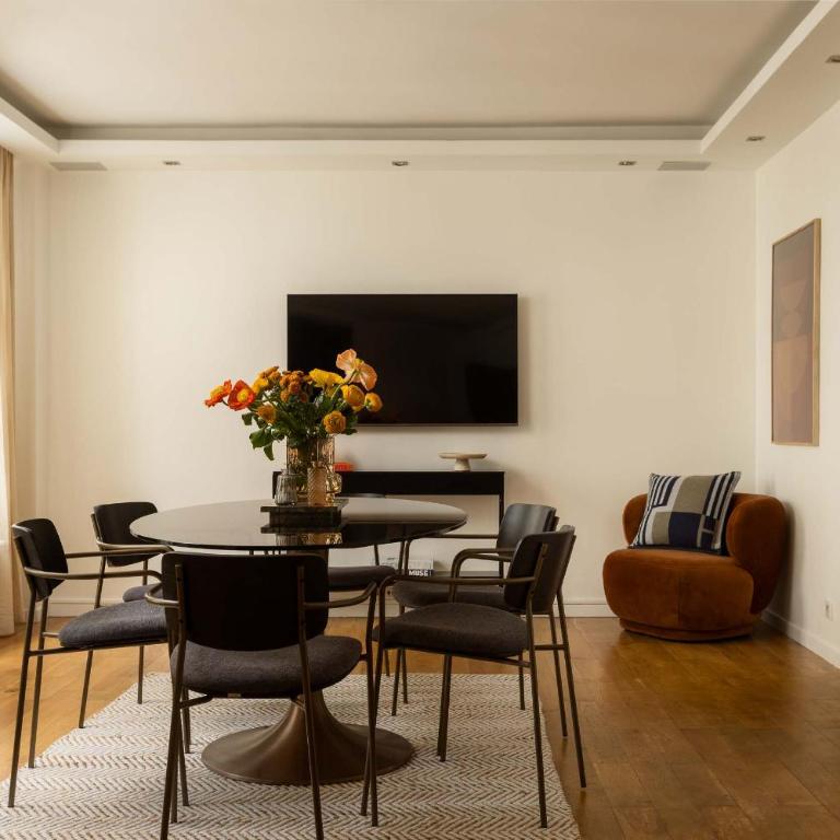Champs Elysees Fancy Home 2BDR 6PPL - Apartamento - 19