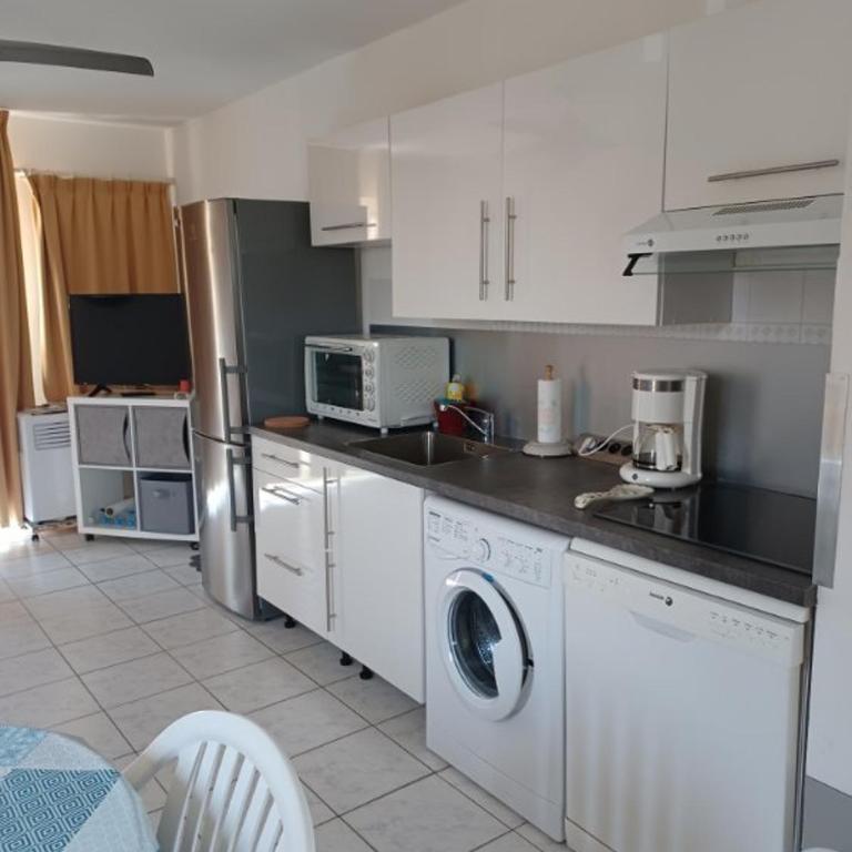 AGENCE JF IMMO-T2 climatisé front de mer avec terrasse piscine collective parking- V0742 - Appartement 1 Chambre - 21
