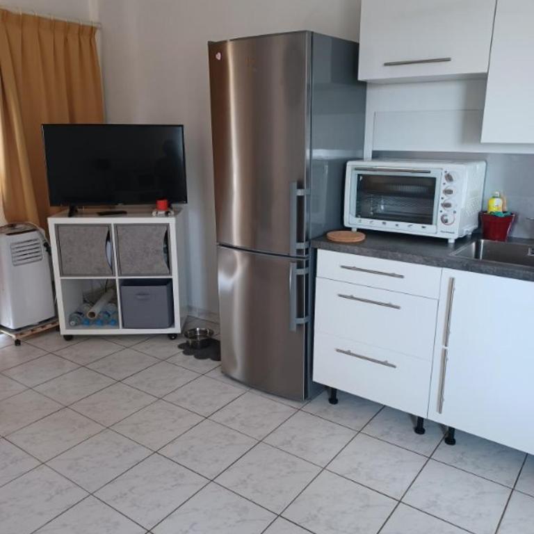 AGENCE JF IMMO-T2 climatisé front de mer avec terrasse piscine collective parking- V0742 - Appartement 1 Chambre - 57