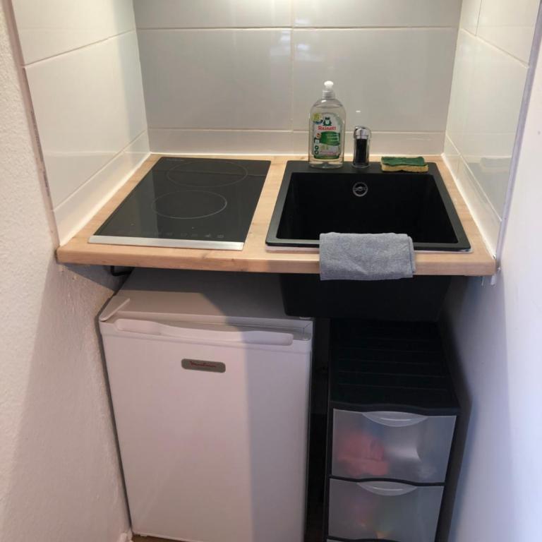 Studio cosy parking privé 300m Petite Venise - Monolocale con Divano-Letto - 8