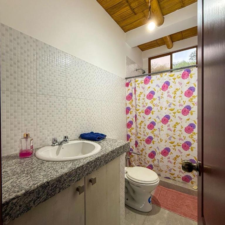 Habitaciones privadas en apartamento compartido - Three-Bedroom Apartment - 8