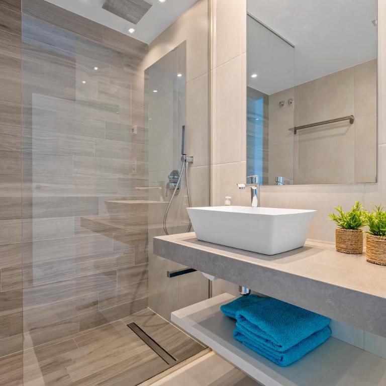 Luxury Penthouse with private Rooftop Terrace, Pool, Punta Prima, Torrevieja - Two-Bedroom Apartment - 10