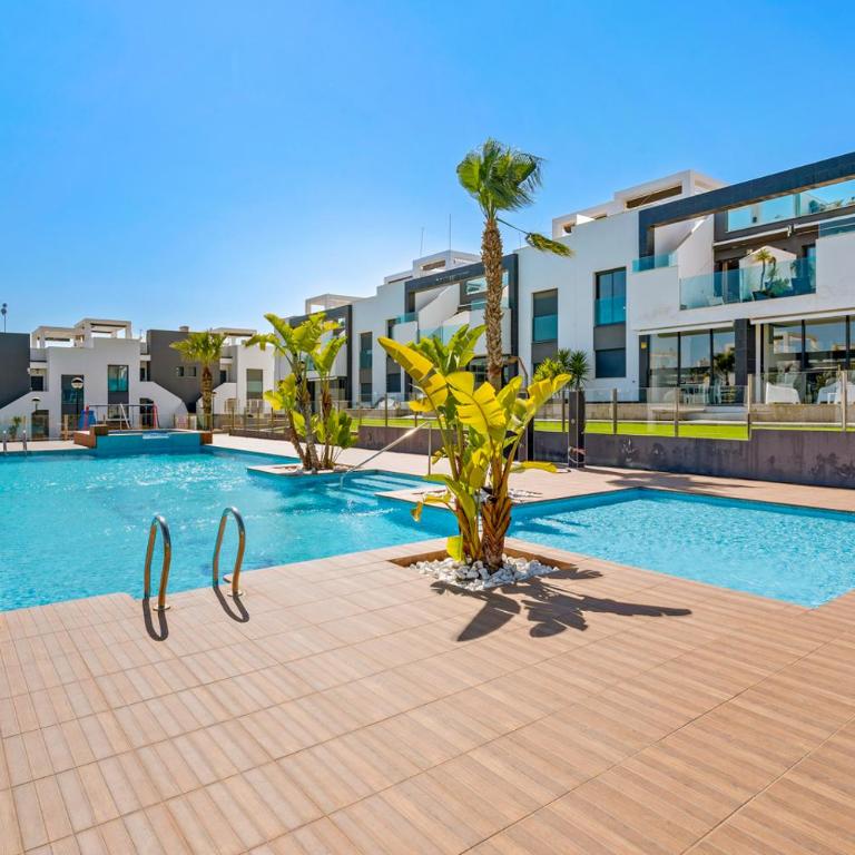 Luxury Penthouse with private Rooftop Terrace, Pool, Punta Prima, Torrevieja - Two-Bedroom Apartment - 21