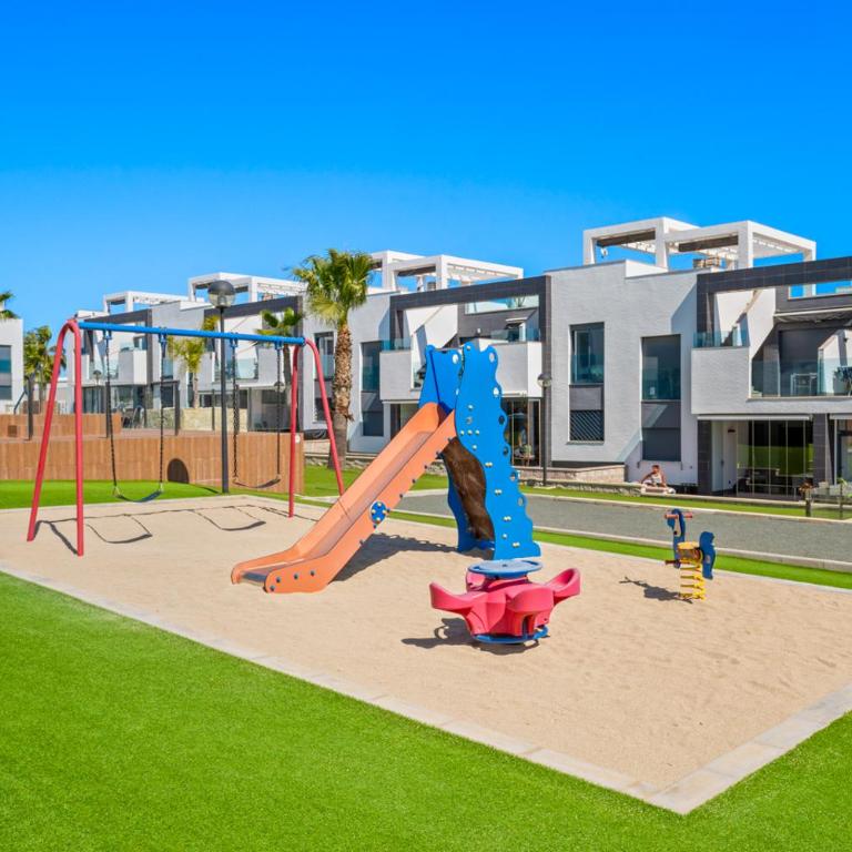 Luxury Penthouse with private Rooftop Terrace, Pool, Punta Prima, Torrevieja - Two-Bedroom Apartment - 23