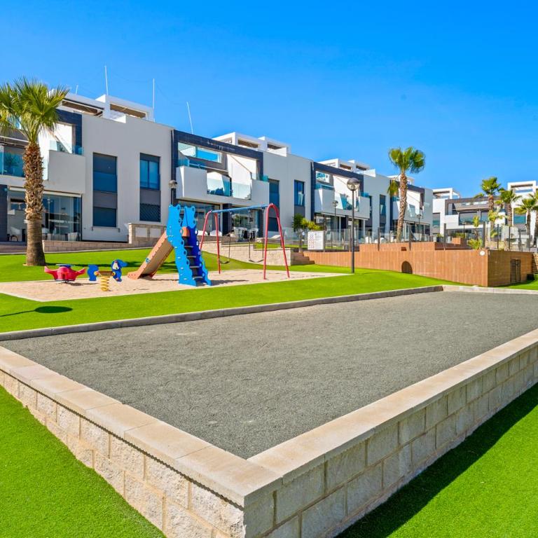 Luxury Penthouse with private Rooftop Terrace, Pool, Punta Prima, Torrevieja - Two-Bedroom Apartment - 24