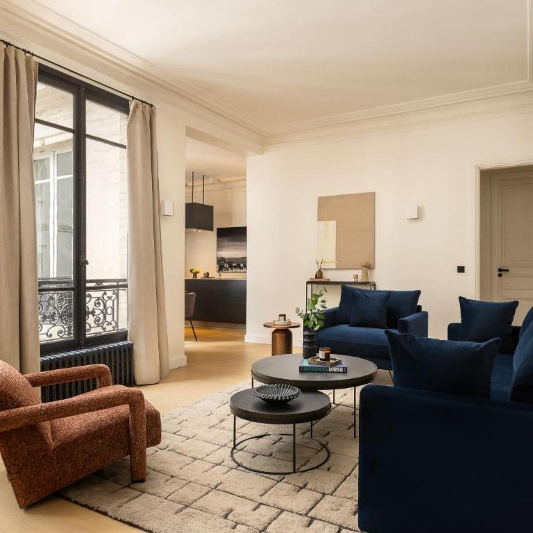 Classy Montaigne 2BR Suite 7P - Apartment - 2