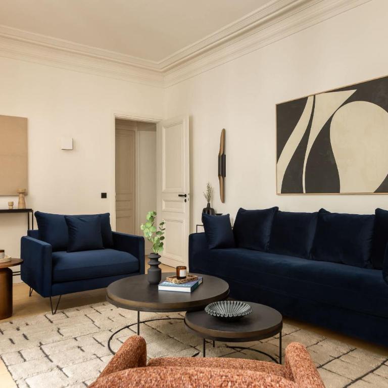 Classy Montaigne 2BR Suite 7P - Apartment - 12