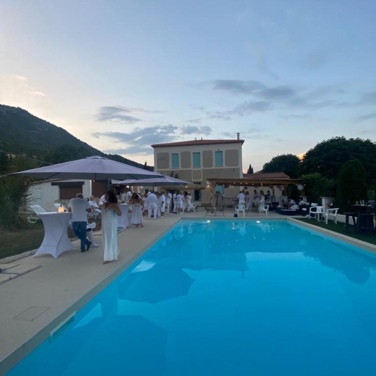 Exceptionnelle Villa Le Club - Maison 5 Chambres - 1