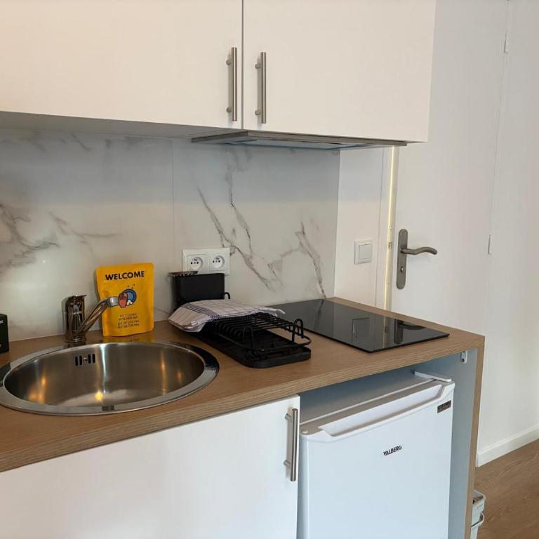 New 923 Suite Scarlett - Cosy Apartment Paris Center - Studio - 3