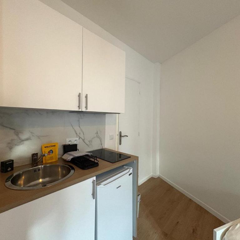 New 923 Suite Scarlett - Cosy Apartment Paris Center - Studio - 11