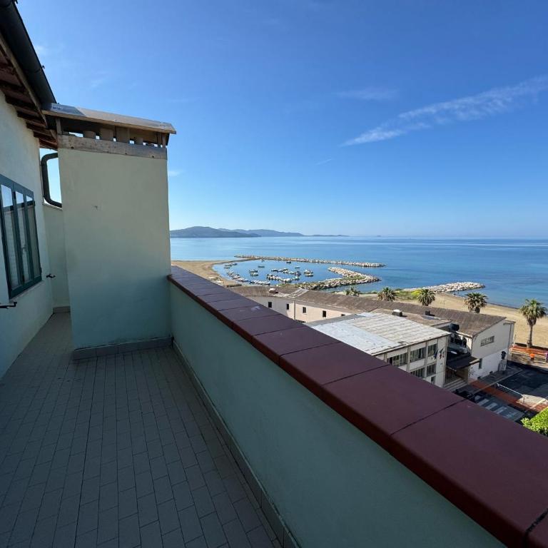 Appartamento Morelli Beach - Via Giacomelli 55 - Appartamento con 2 Camere da Letto, Terrazza e Vista Mare - 2