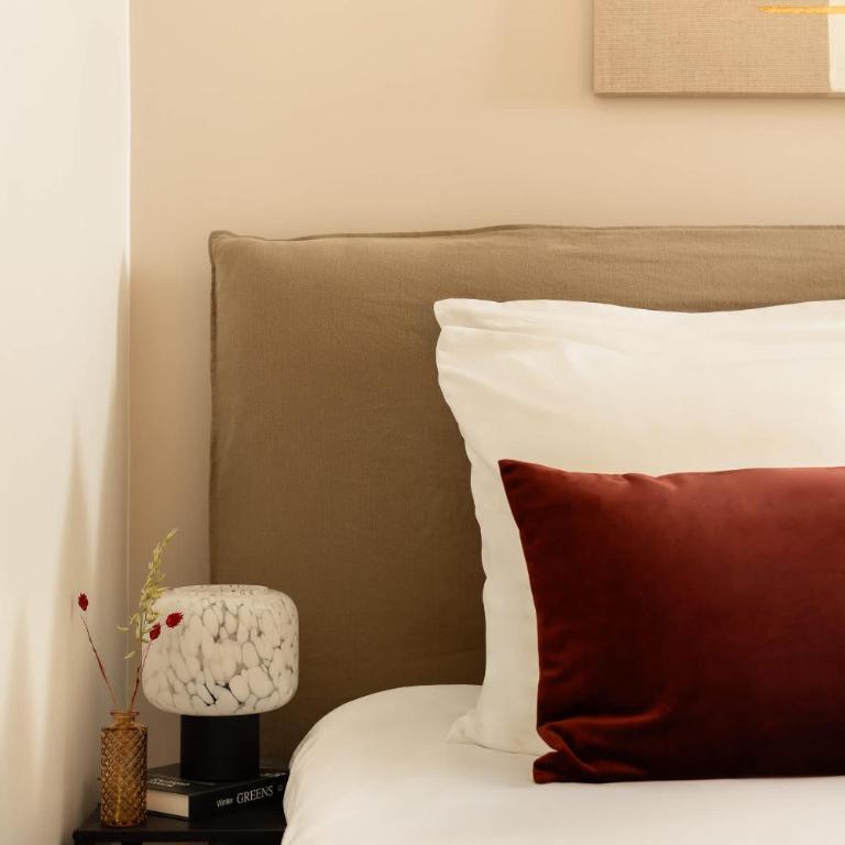 Marais Gem 2BR 6P Paris Stay - Apartment - 7