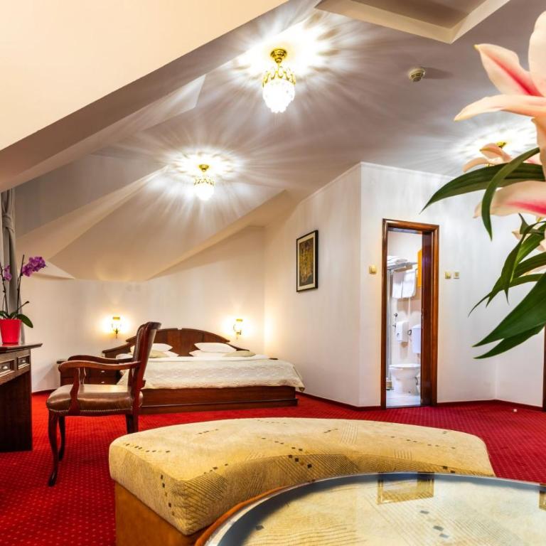 Garni Hotel Royal Crown - Deluxe Double Room with Balcony - 1