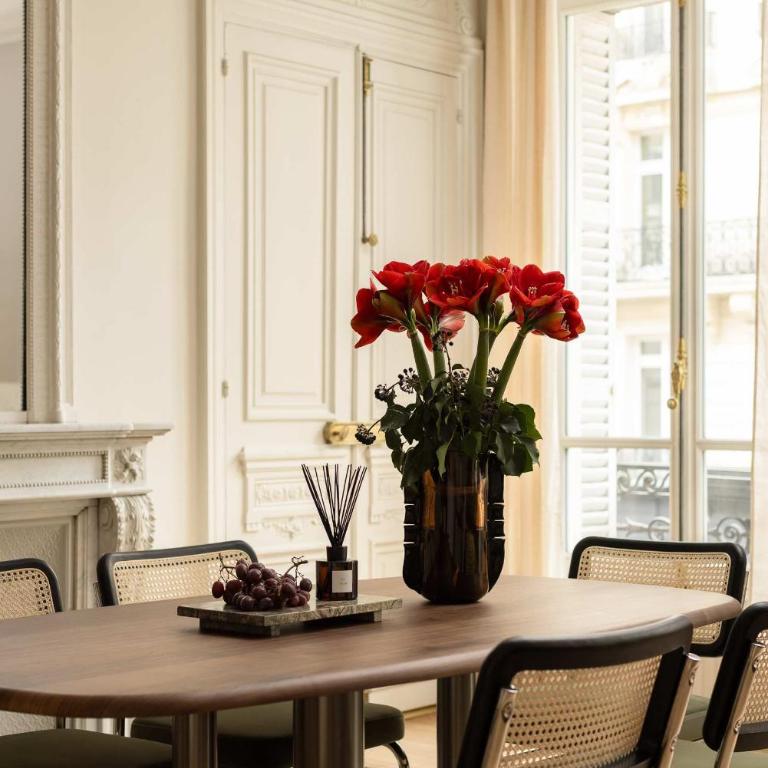 Montaigne Collection I 3BR 6P Triangle d Or - Appartement - 28