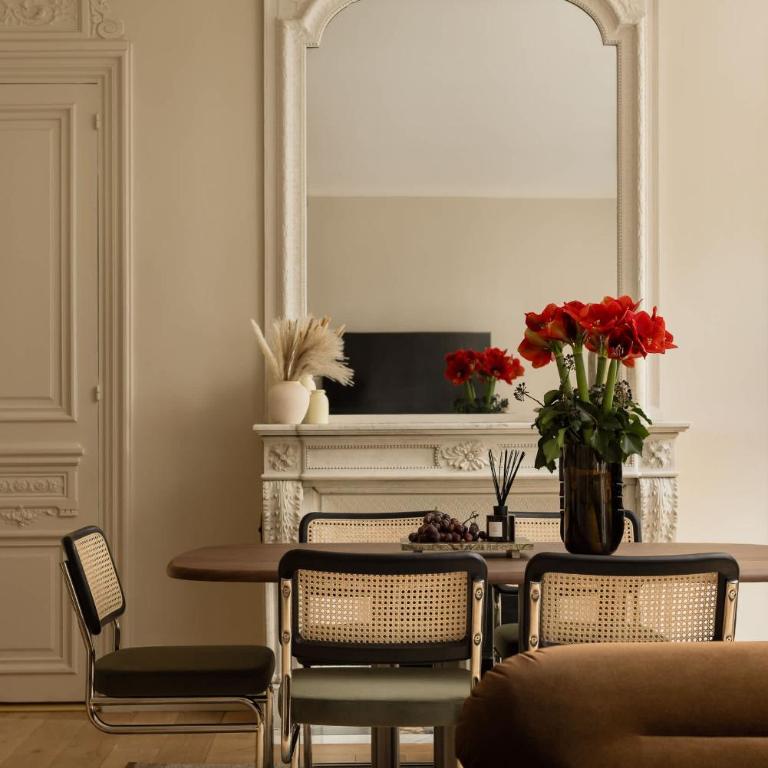 Montaigne Collection I 3BR 6P Triangle d Or - Appartement - 26