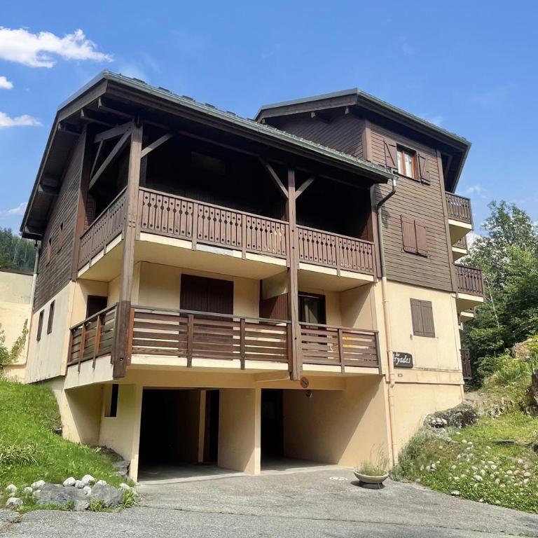 Résidence Le Château D86 Ski Retreat | Balcony & Views - Happy Rentals - Appartement avec Balcon - 7