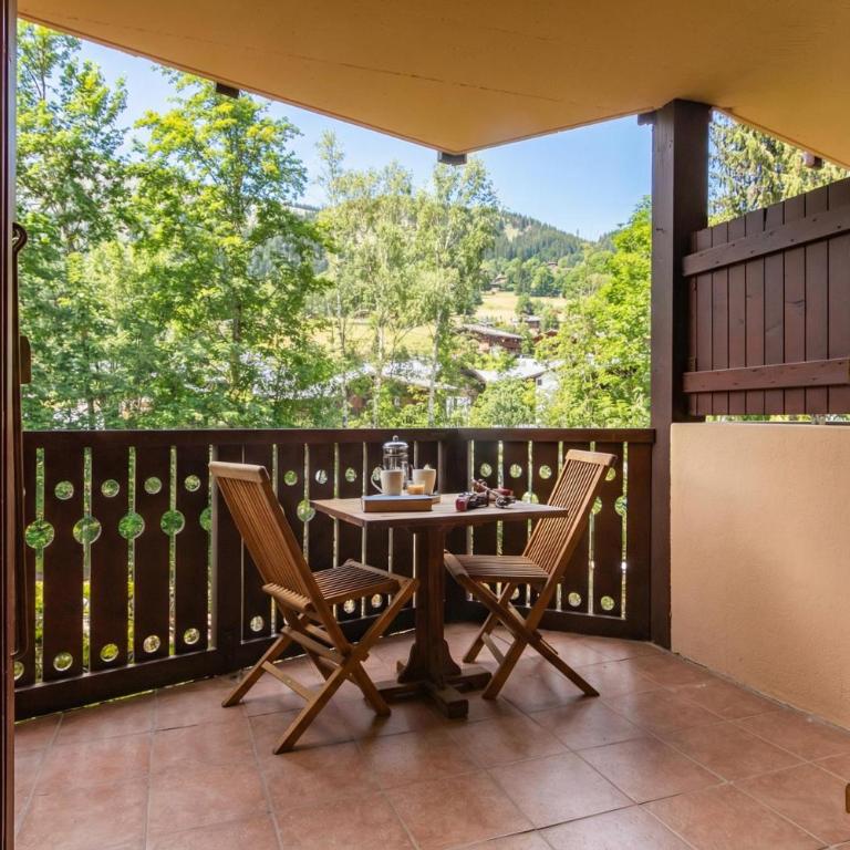 Résidence Le Château D86 Ski Retreat | Balcony & Views - Happy Rentals - Appartement avec Balcon - 16