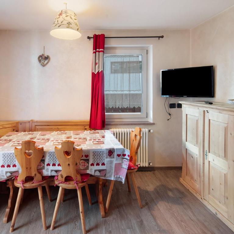 Appartamento Giulia - Appartamento Deluxe con 2 Camere da Letto e Balcone - 4