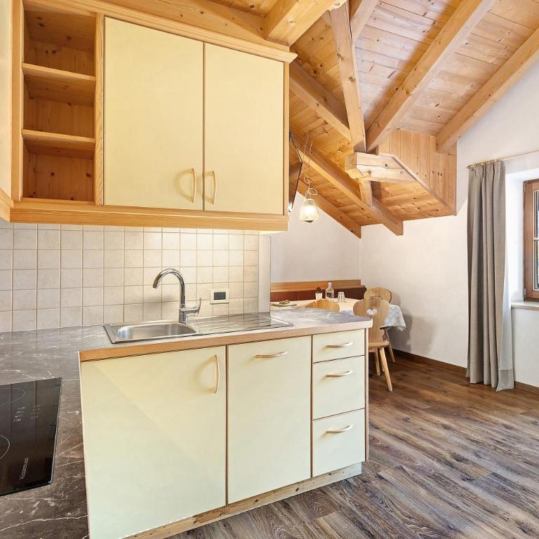 Ciablun - Appartamento Deluxe con 2 Camere da Letto e Vista Giardino - 4
