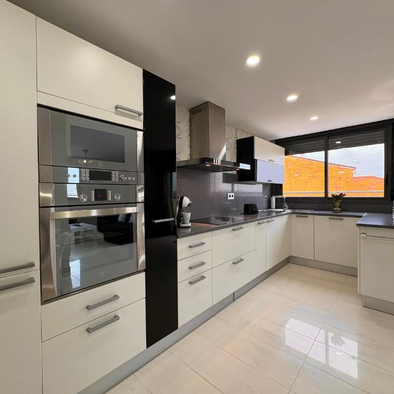 Atico con terraza y vistas en llandels - Apartamento de 2 dormitorios - 4