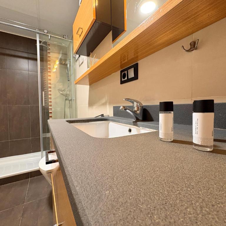 Atico con terraza y vistas en llandels - Apartamento de 2 dormitorios - 7